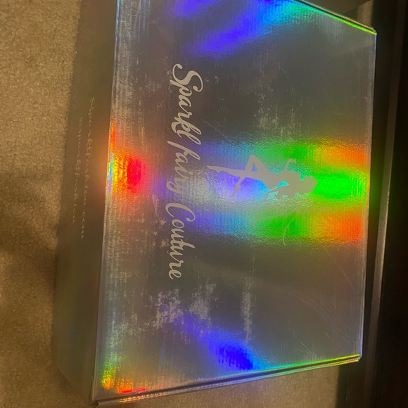 SOLD mini boots in pink irridescent size 6 NWT - Picture 5 of 7